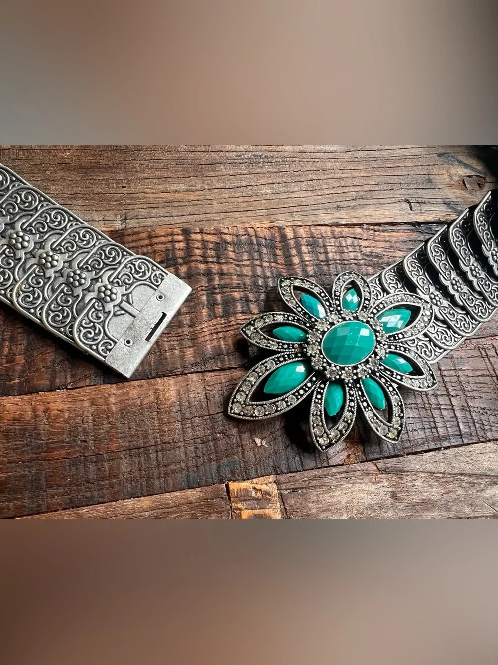 Southwestern-style stretch concho belt